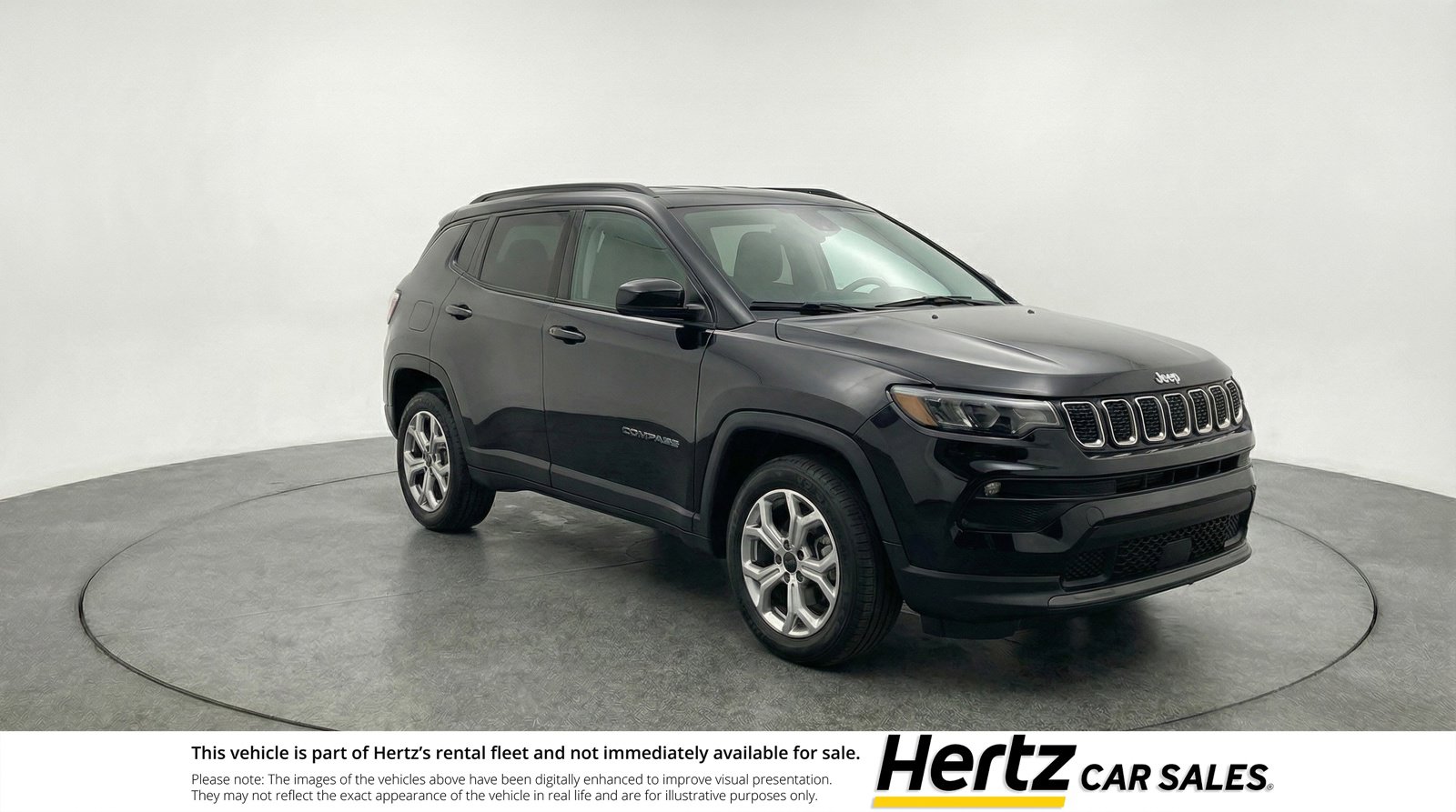 Used 2025 Jeep Compass Latitude AWD/4WD image 1