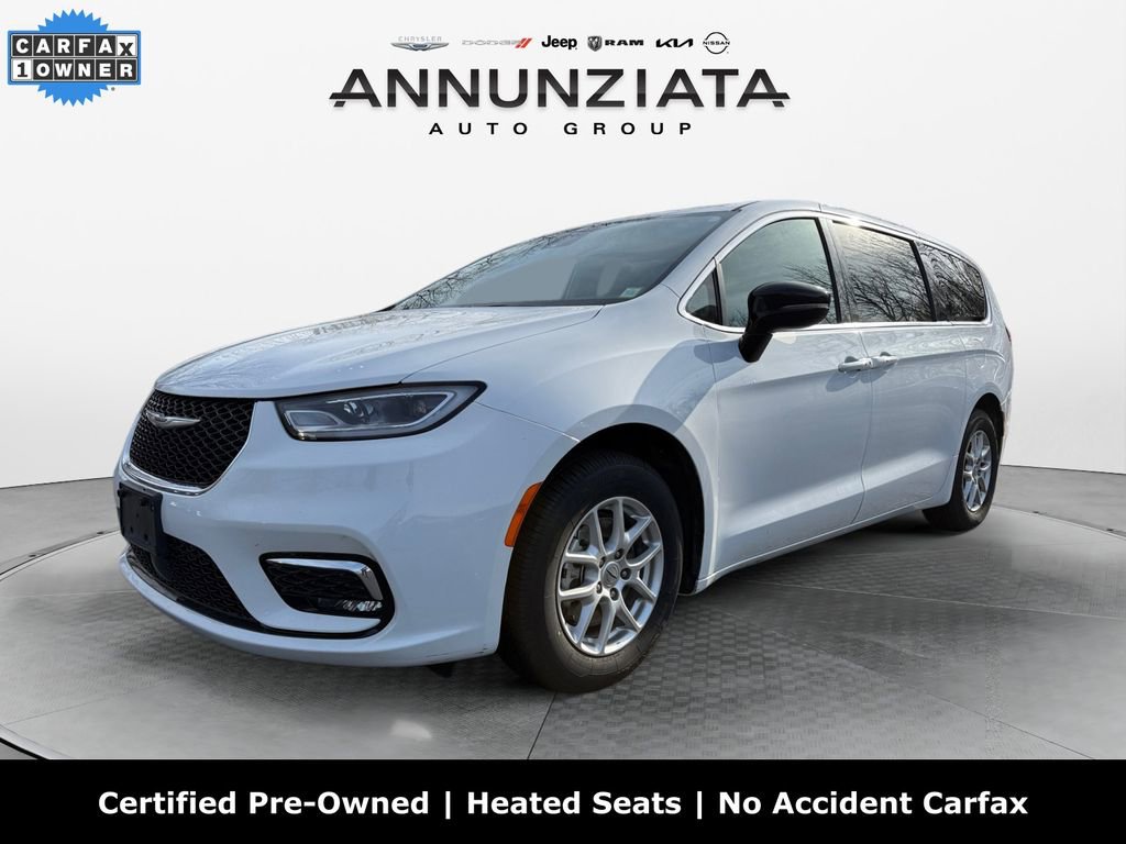 Used 2025 Chrysler Pacifica Select image 1