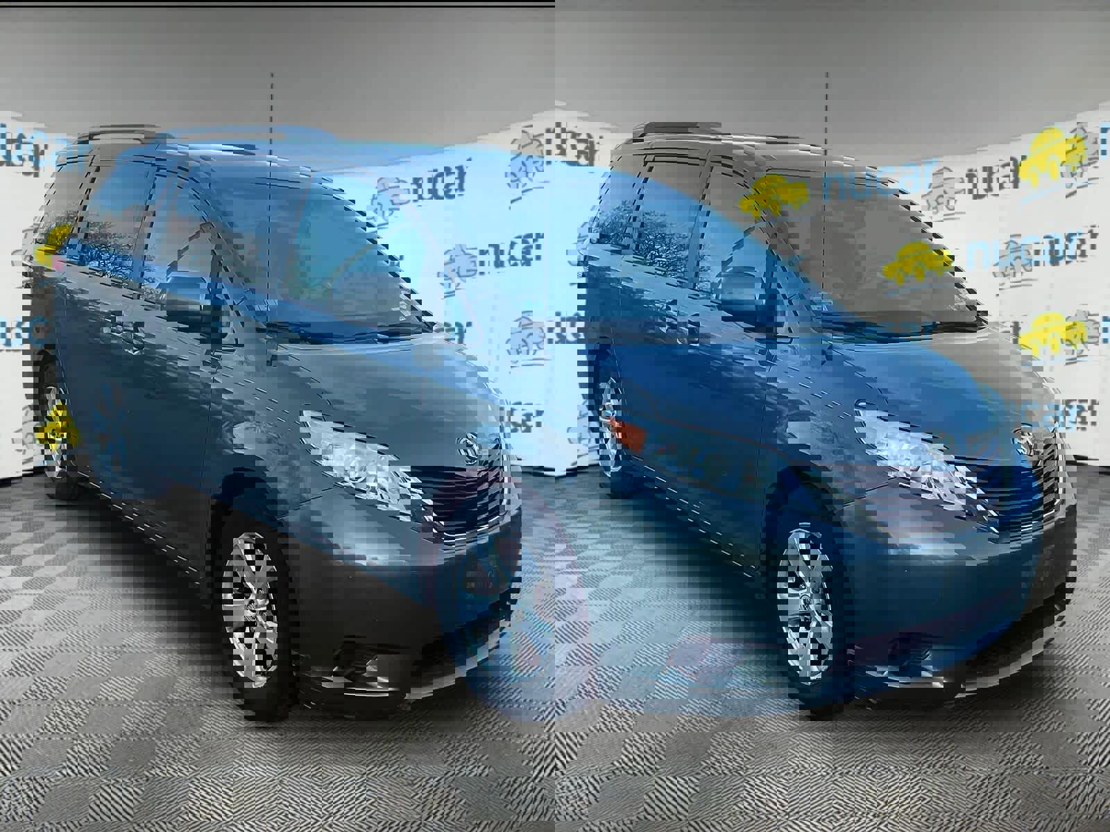 Used 2011 Toyota Sienna LE w/ Towing Pkg