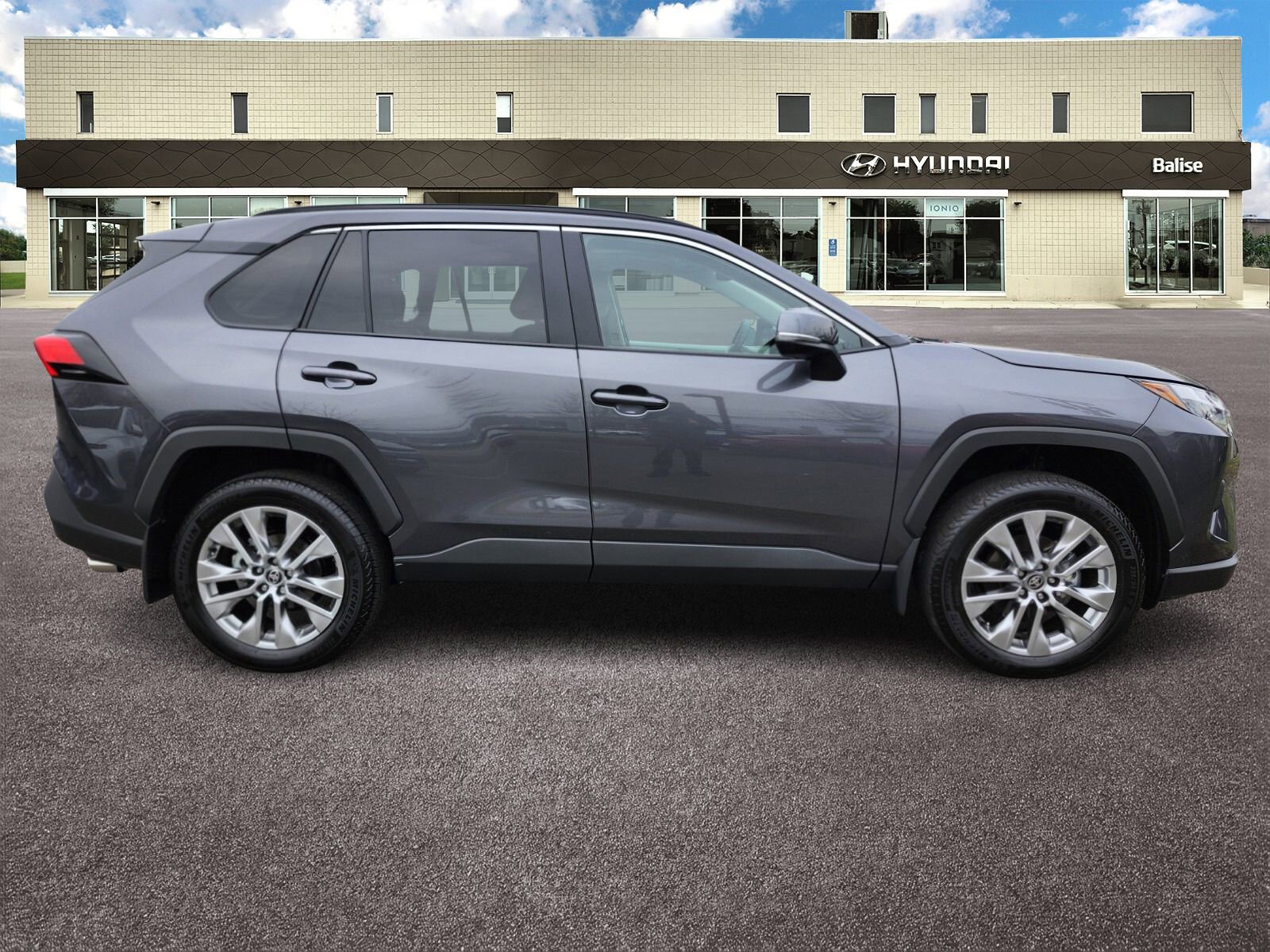 Used 2025 Toyota RAV4 XLE Premium image 2