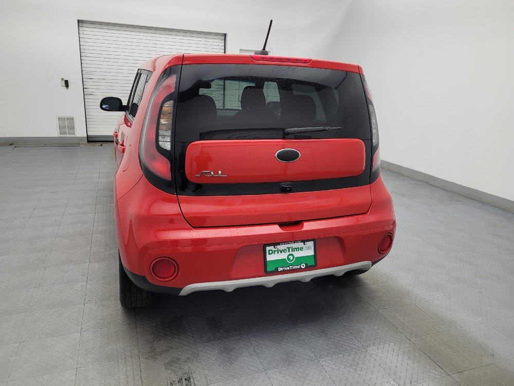 Used 2019 Kia Soul + image 6