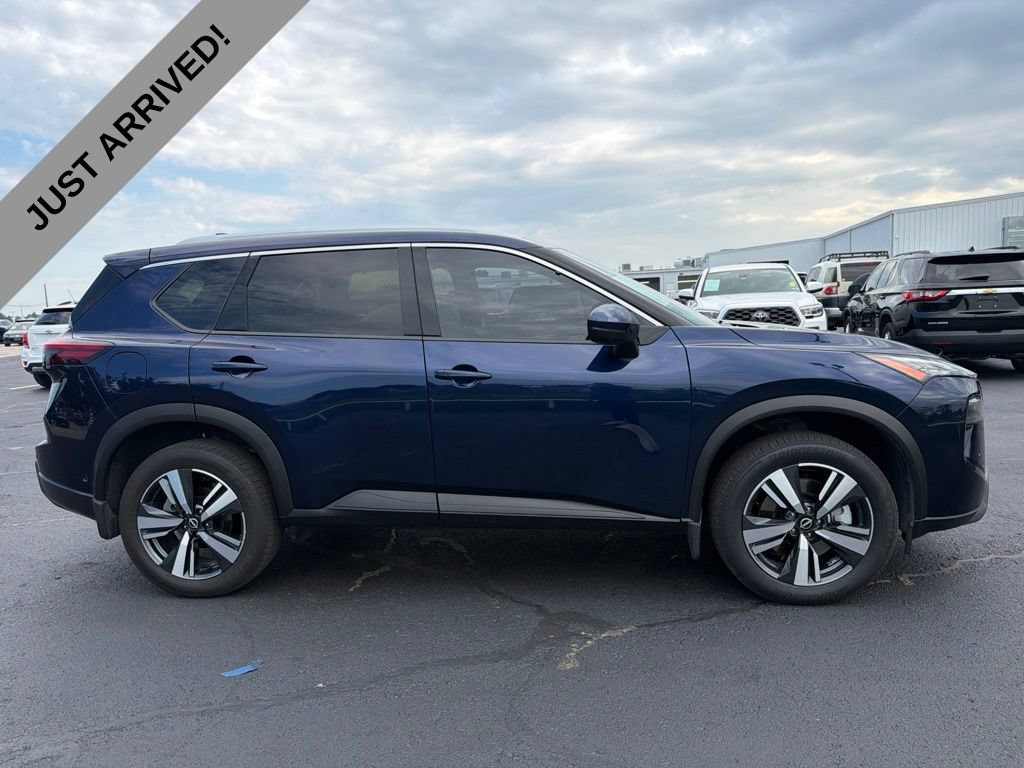 Certified 2025 Nissan Rogue SL w/ Tech Package AWD/4WD image 4