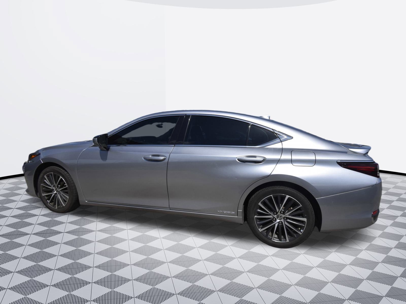 Used 2022 Lexus ES 300h w/ Premium Package image 6