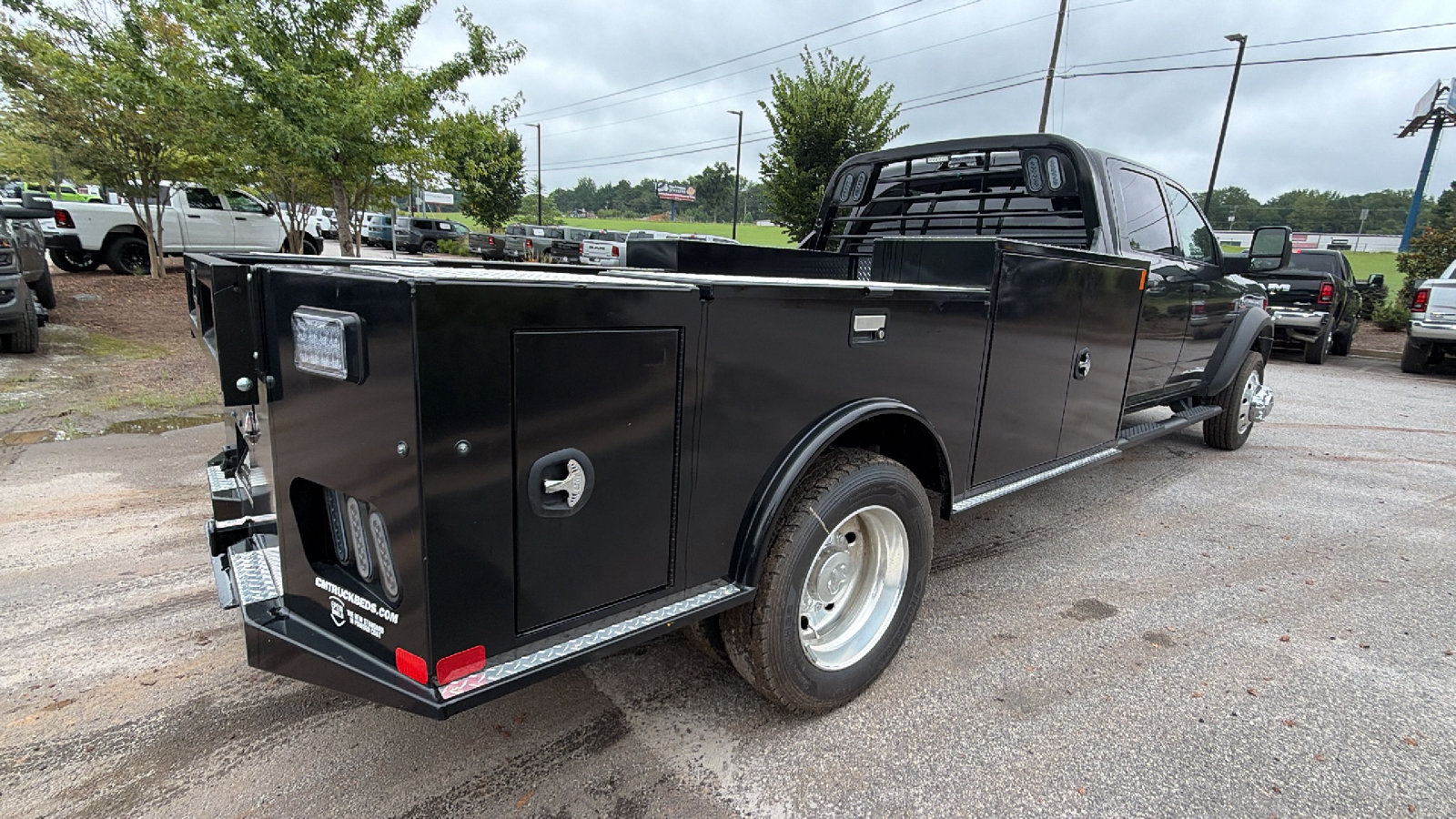 New 2025 RAM 5500 Tradesman w/ Safety Group AWD/4WD image 8