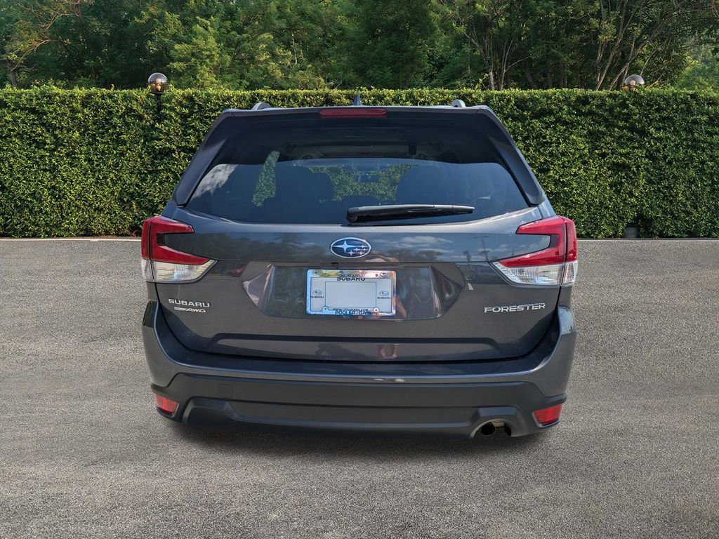 Used 2023 Subaru Forester Premium image 5