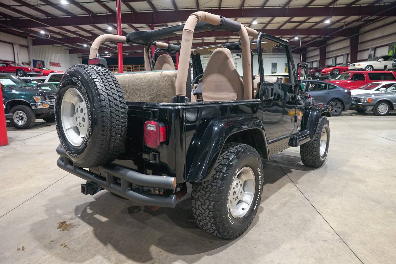 Used 2002 Jeep Wrangler Sahara AWD/4WD image 8