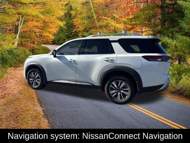 Certified 2023 Nissan Pathfinder SL w/ Black Appearance Package AWD/4WD image 11