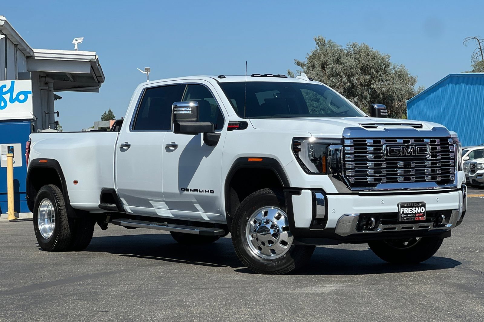 New 2026 GMC Sierra 3500 Denali w/ Denali Reserve Package AWD/4WD image 2