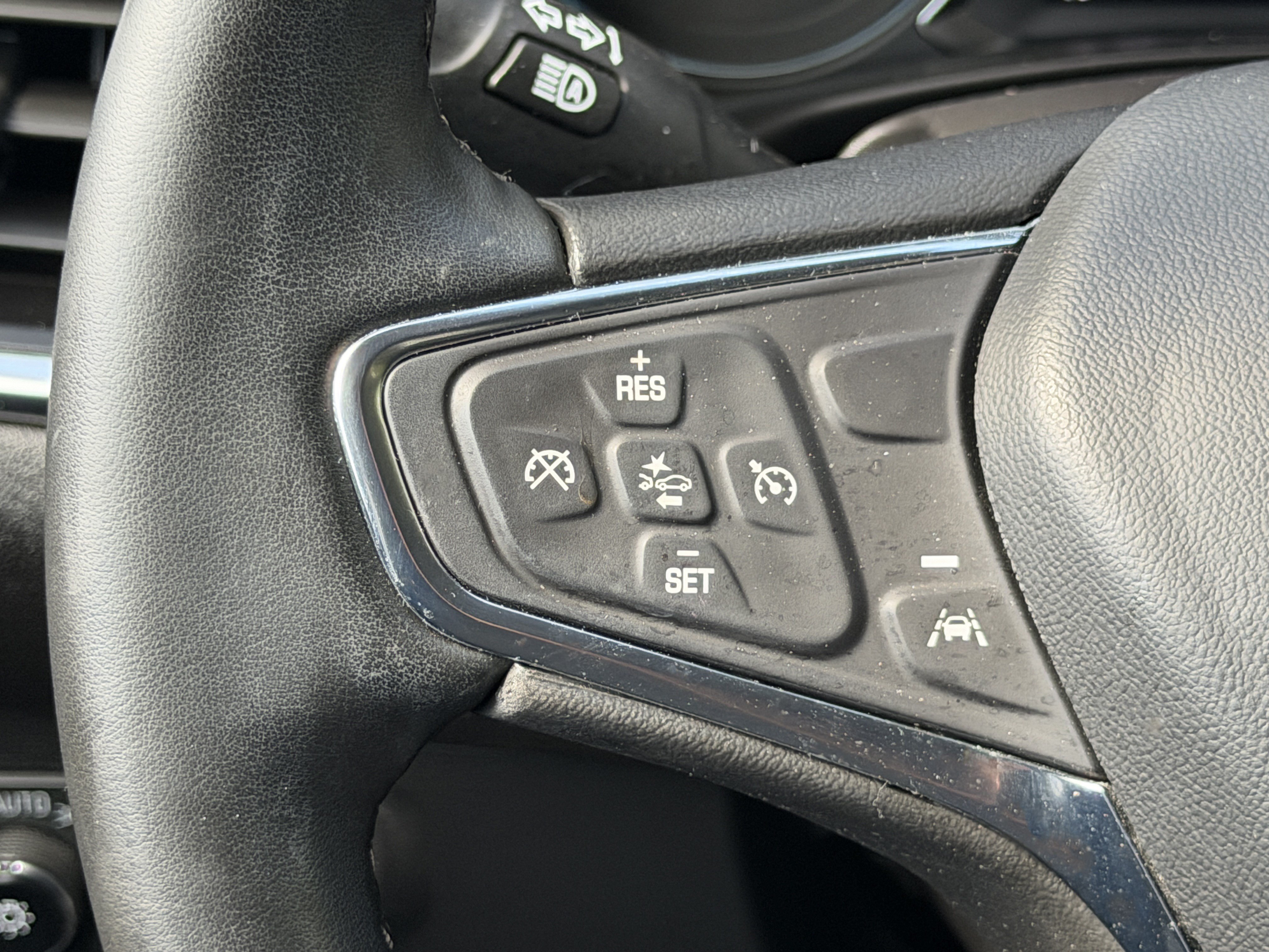 Used 2024 Chevrolet Equinox LT FWD image 30