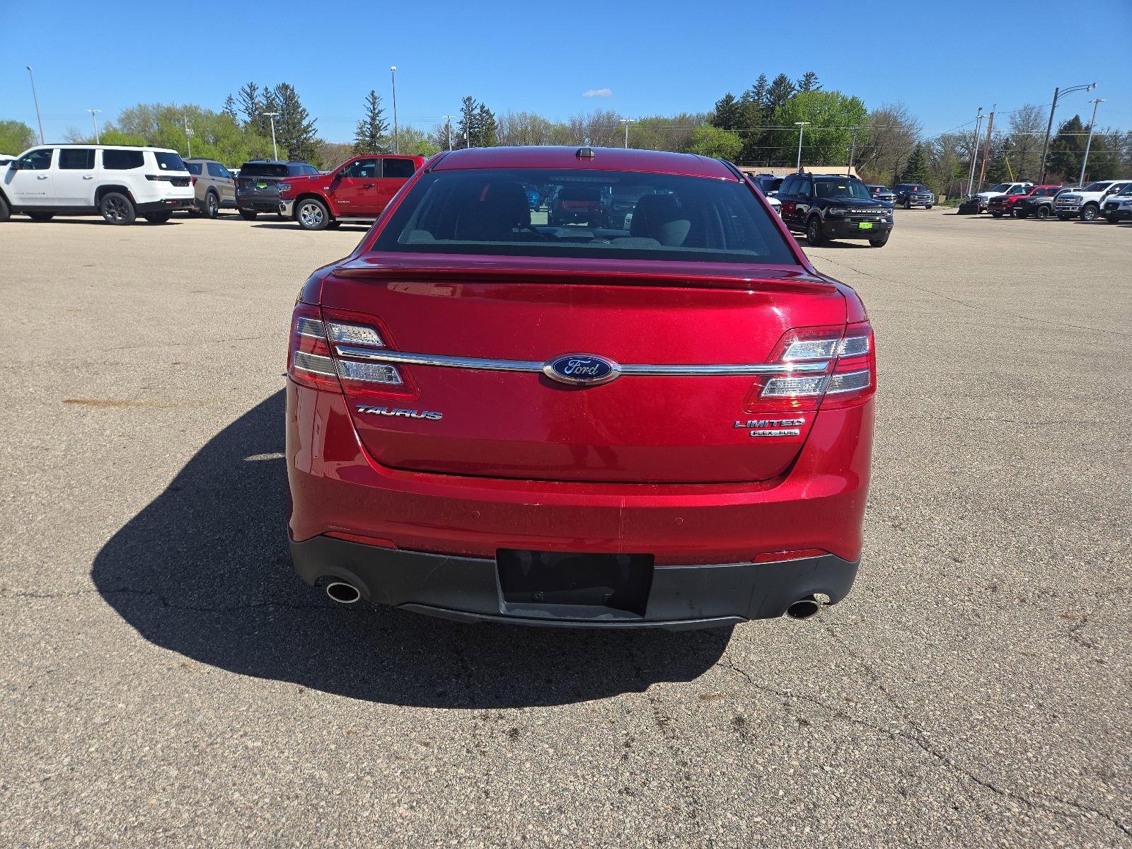 Used 2013 Ford Taurus Limited FWD image 4