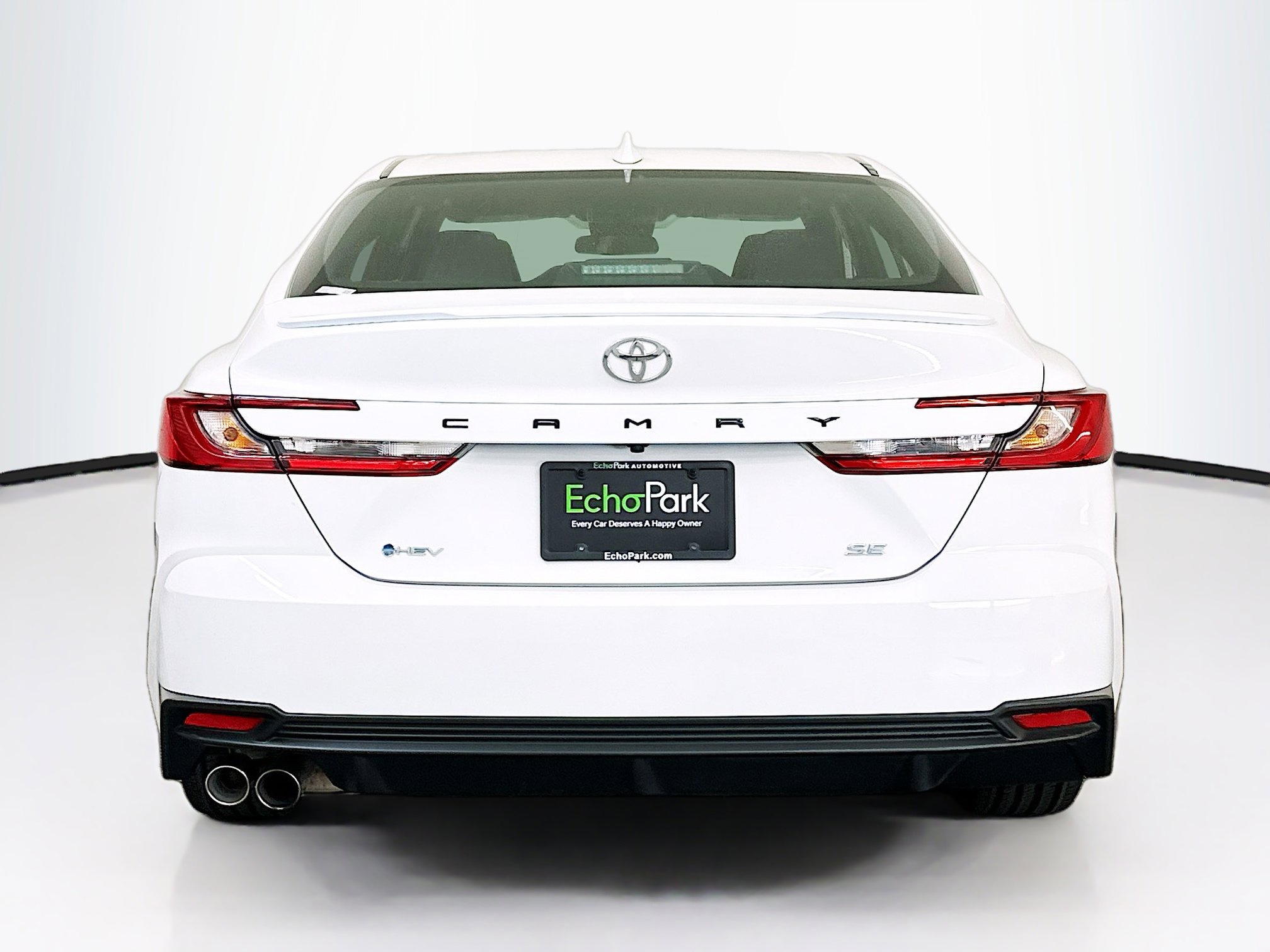 Used 2025 Toyota Camry SE FWD image 7