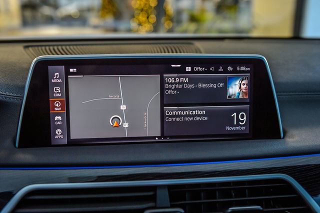 Used 2020 BMW 740i w/ M Sport Package image 20