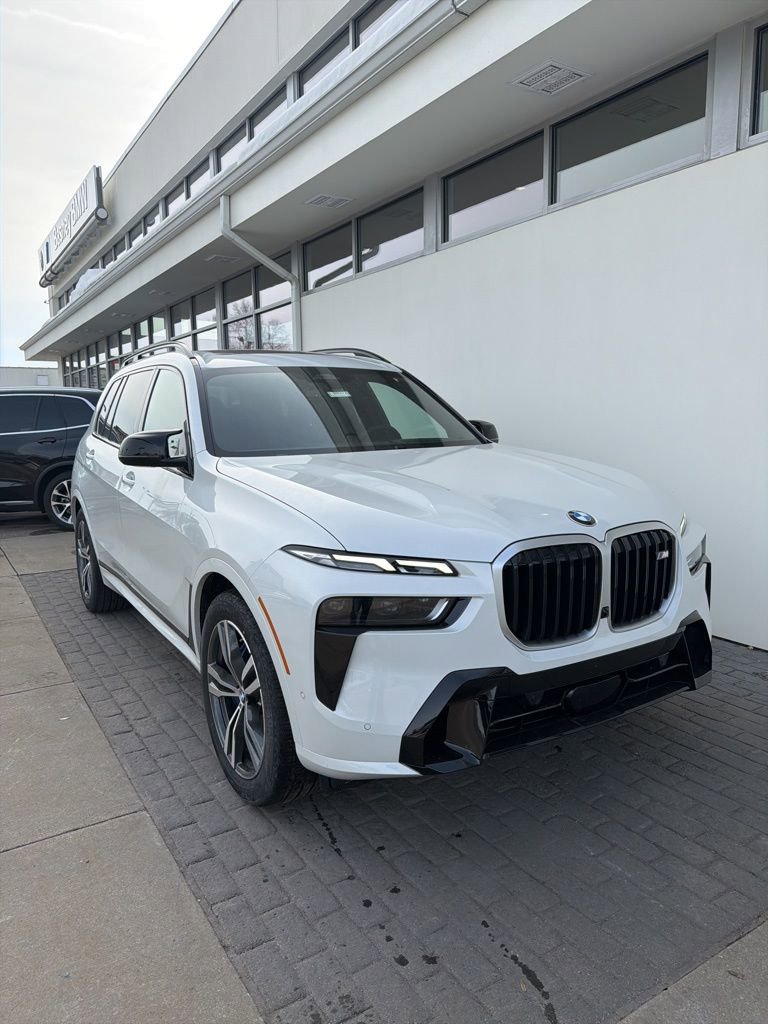 New 2026 BMW X7 M60i w/ Climate Comfort Package