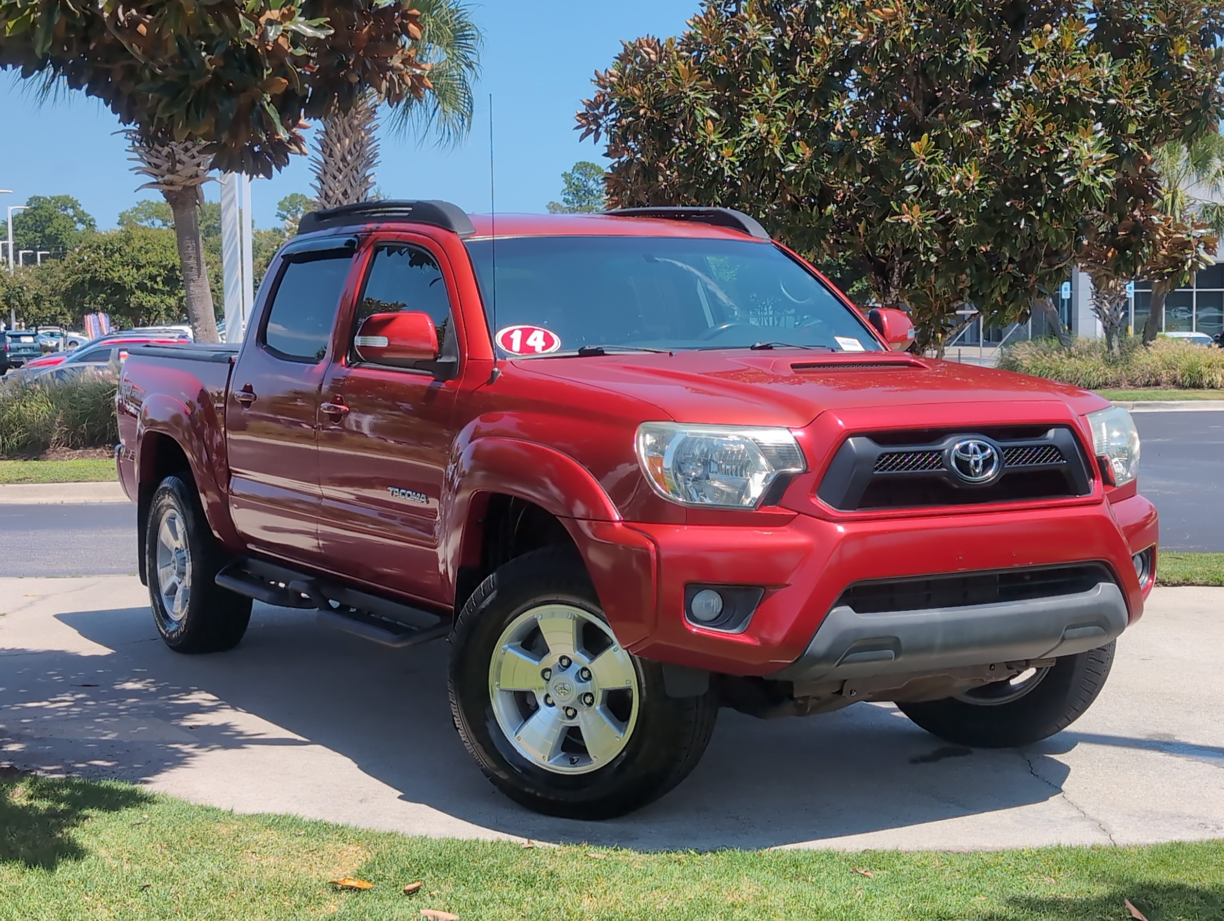 Used 2014 Toyota Tacoma 4x4 Double Cab image 2