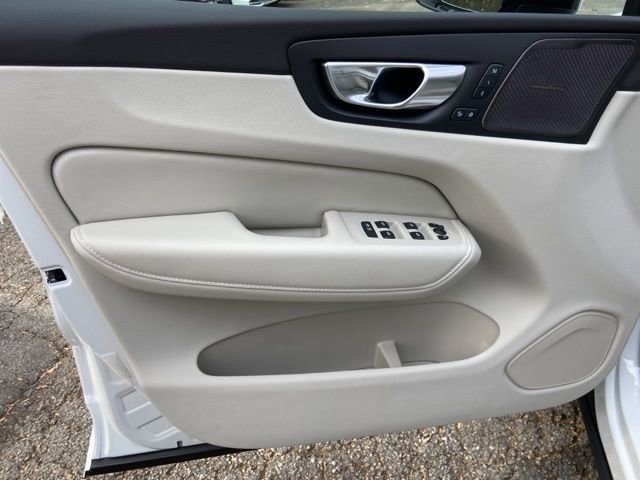 New 2026 Volvo XC60 B5 Ultra w/ Climate Package image 12
