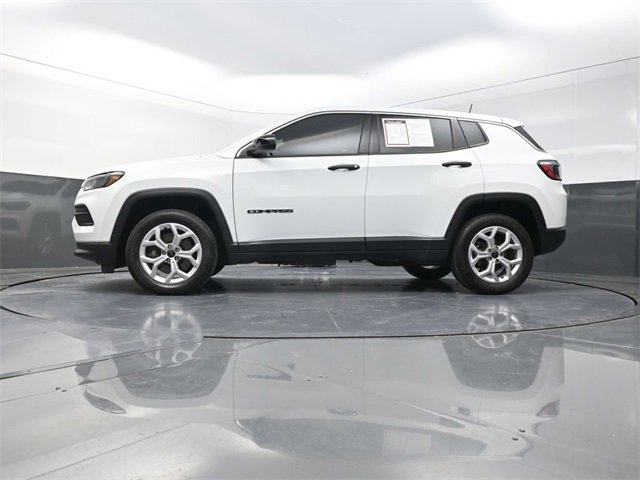 Used 2025 Jeep Compass Sport image 20