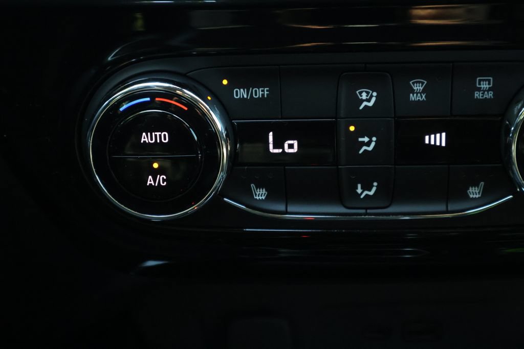 Certified 2024 Chevrolet Trax ACTIV FWD image 18