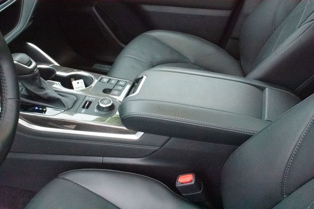 Used 2024 Toyota Highlander Limited image 26