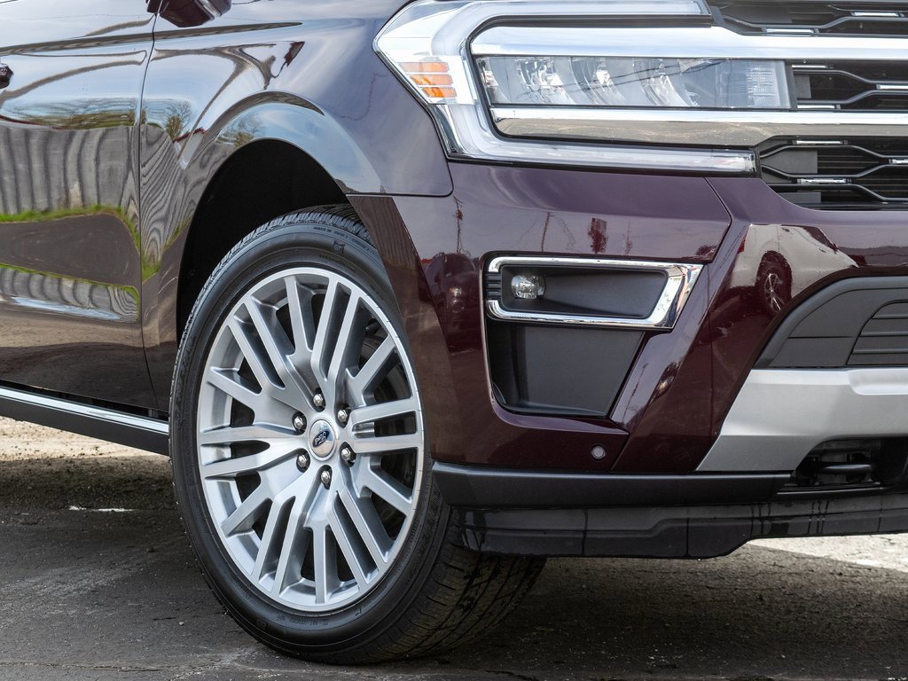 Used 2024 Ford Expedition Limited image 15