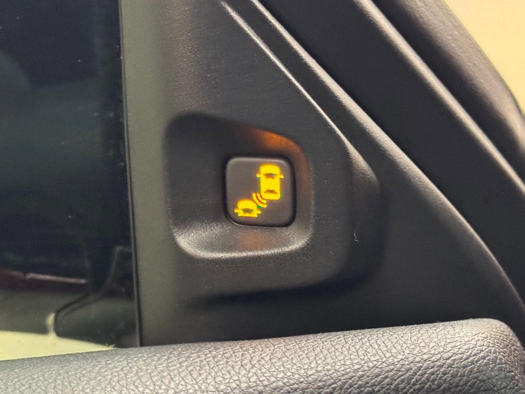 Used 2023 Acura MDX A-Spec image 18