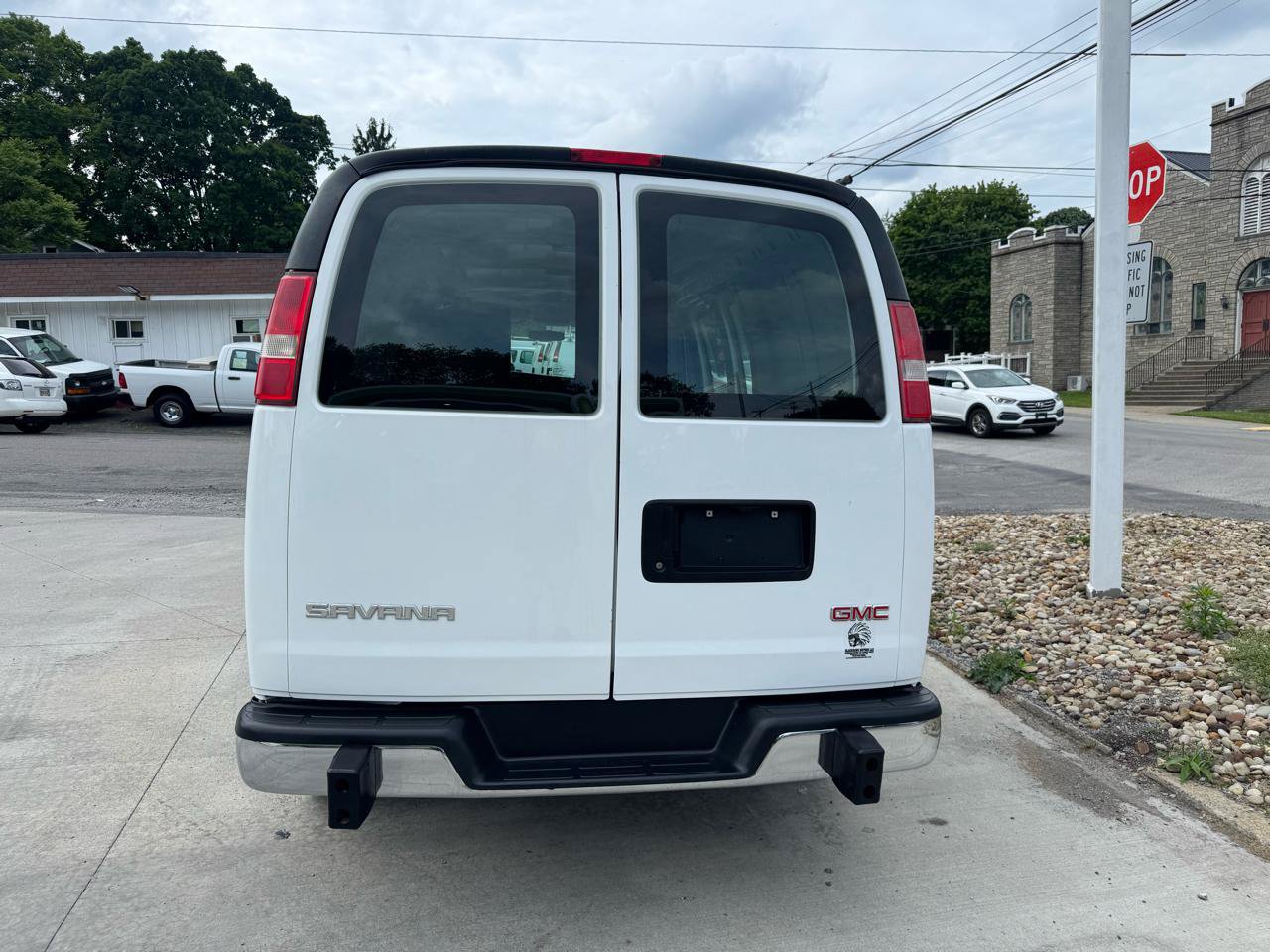 Used 2017 GMC Savana 2500 RWD image 4