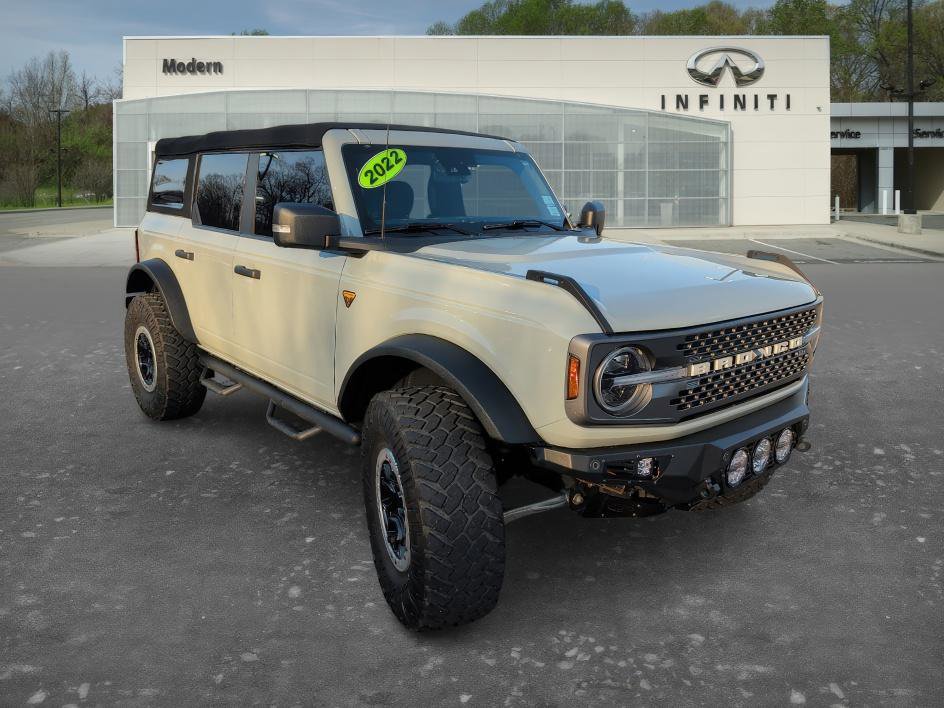 Used 2022 Ford Bronco Badlands image 2