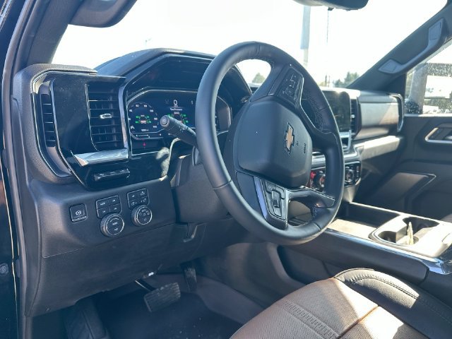 Used 2024 Chevrolet Silverado 2500 High Country w/ Technology Package AWD/4WD image 13