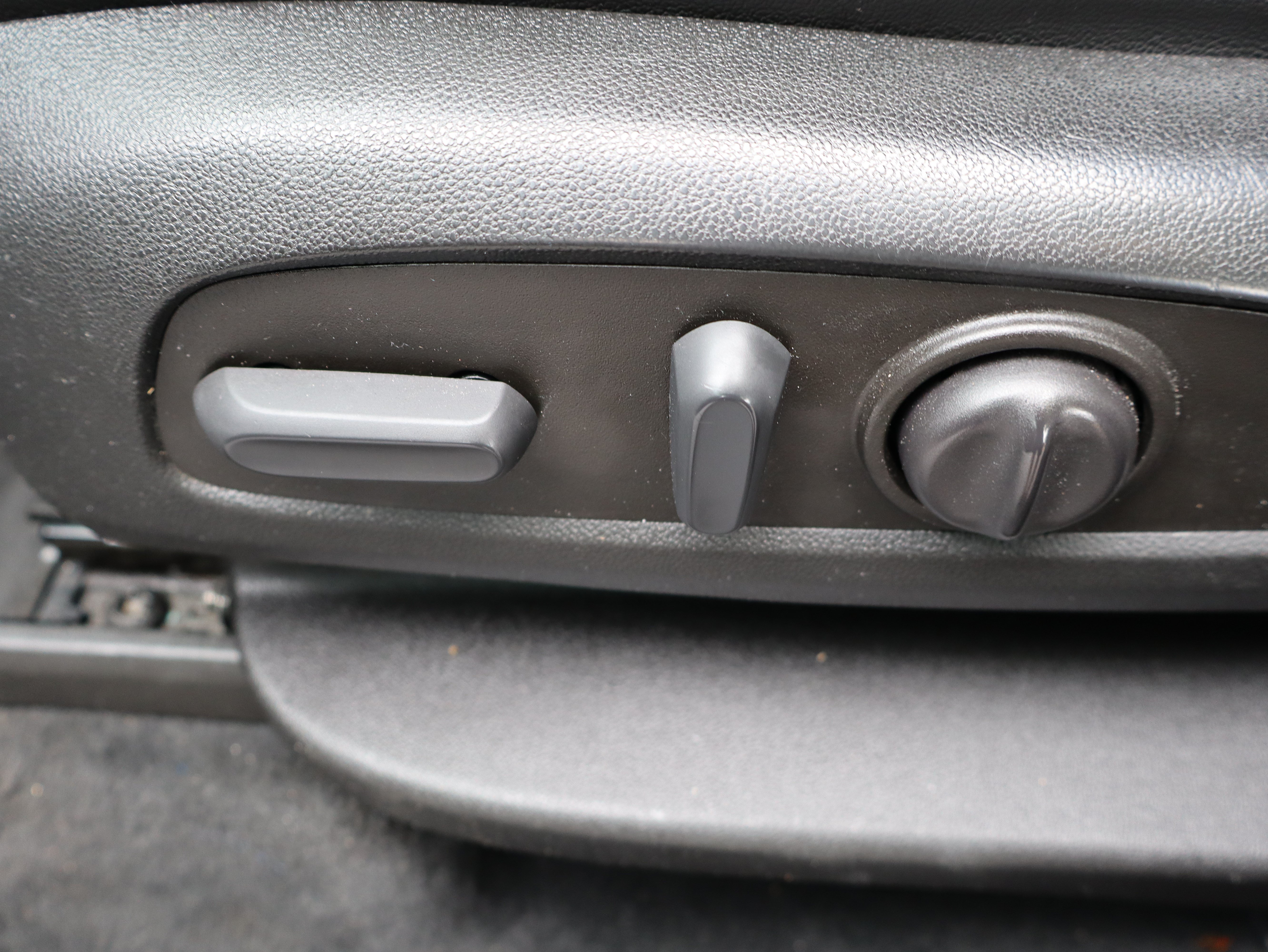 Used 2023 Chevrolet Traverse Premier FWD image 25