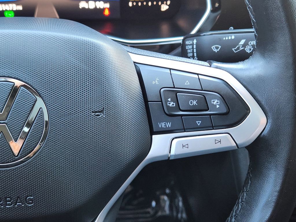 Certified 2022 Volkswagen Jetta SE w/ Panoramic Sunroof Package image 19