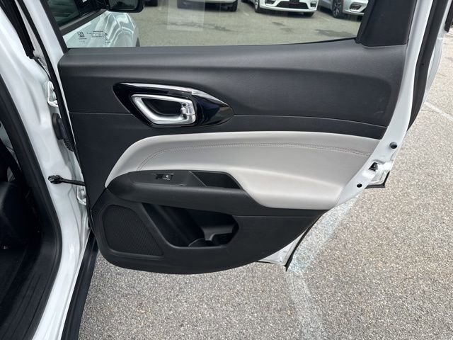 Certified 2022 Jeep Compass Limited image 17