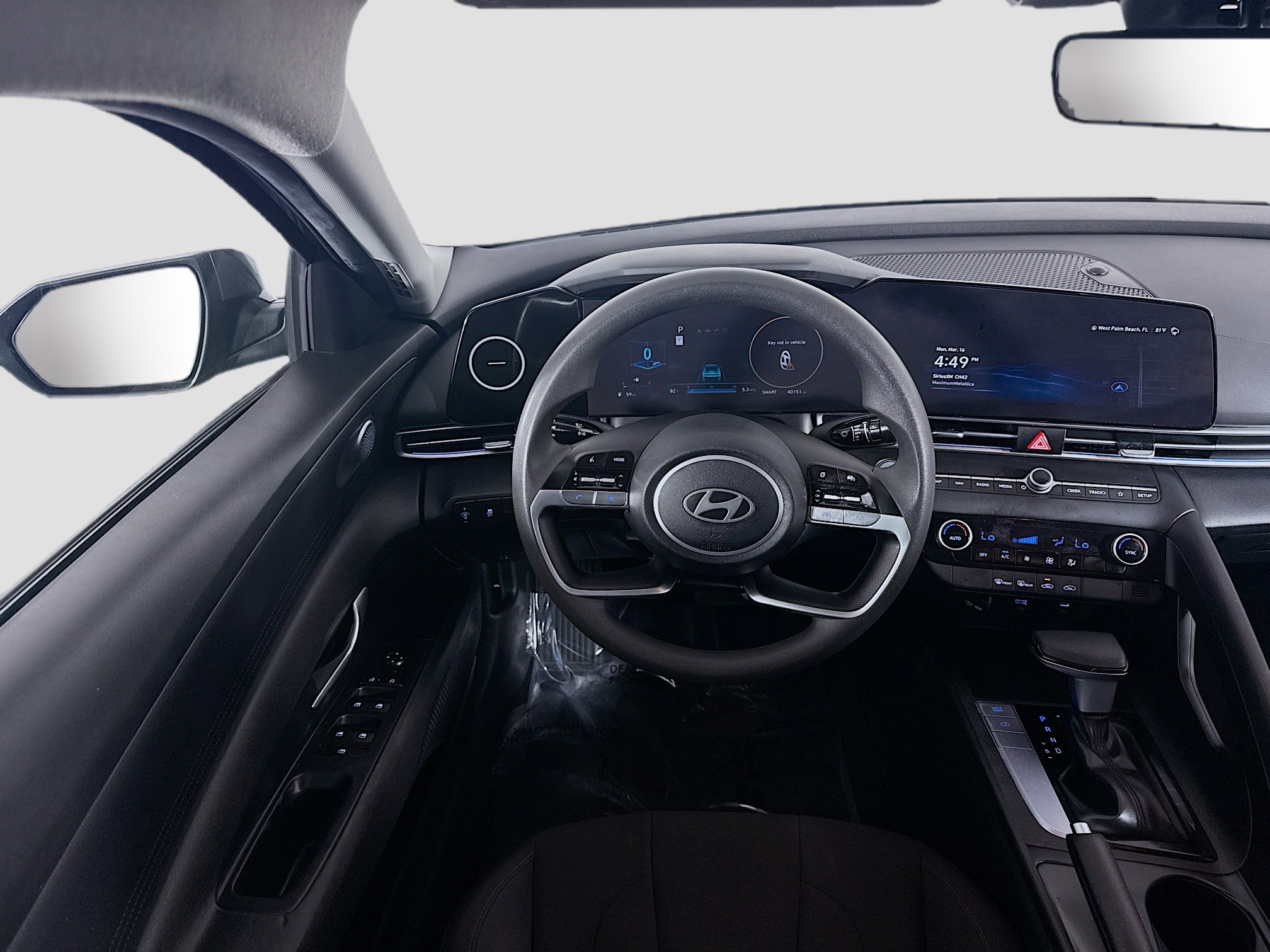 Used 2024 Hyundai Elantra SEL image 17