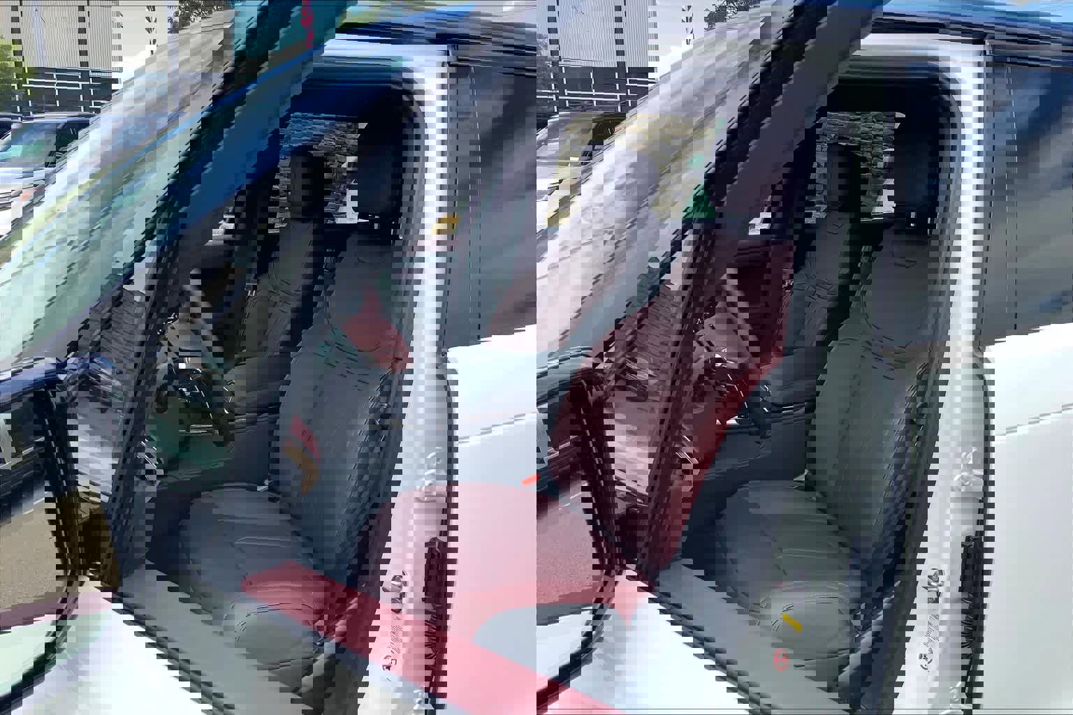 Used 2024 Land Rover Range Rover Sport Dynamic SE image 9