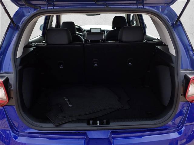 Used 2025 Hyundai Venue Limited FWD image 8