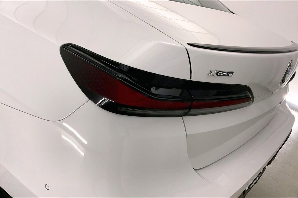 Certified 2023 BMW 760i xDrive AWD/4WD image 28