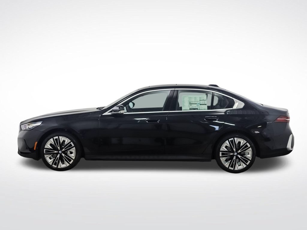 Used 2026 BMW 530i xDrive AWD/4WD image 2