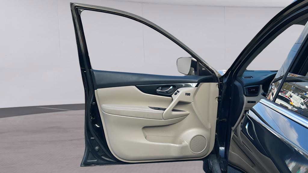 Used 2017 Nissan Rogue SL w/ SL Premium Package image 26