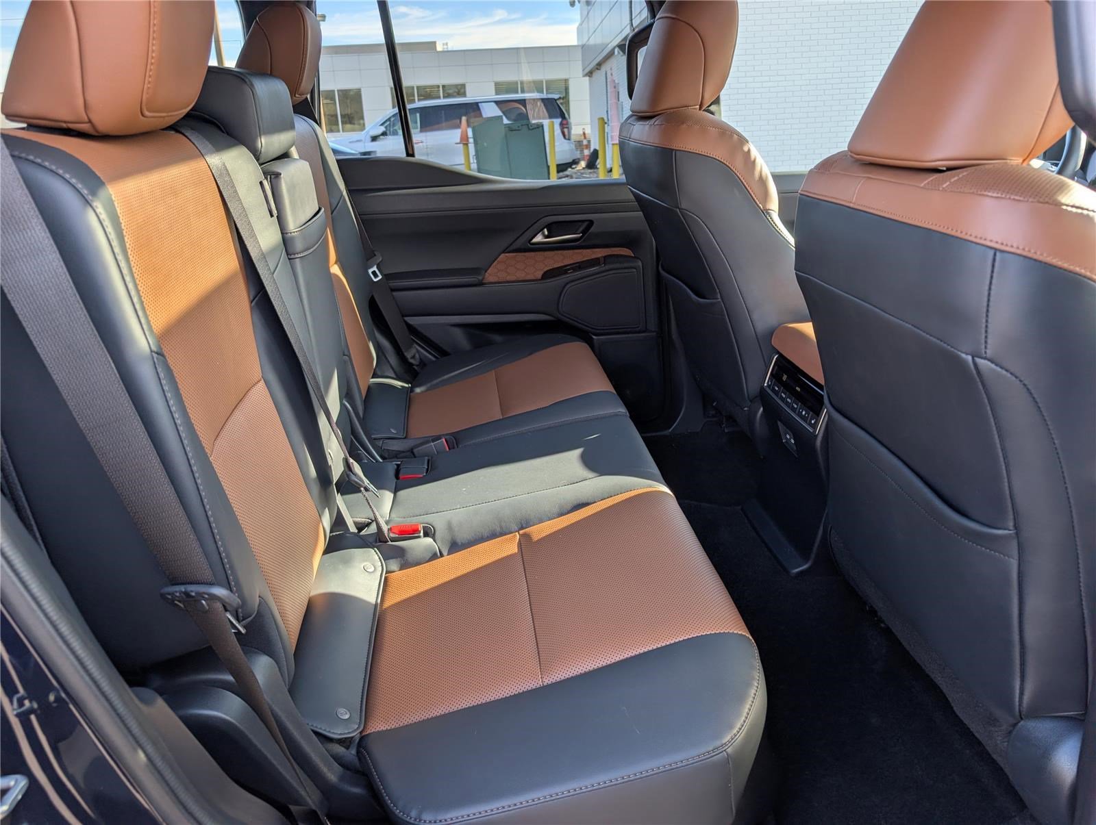 Certified 2025 Lexus GX 550 w/ Accessory Package (2T) image 12