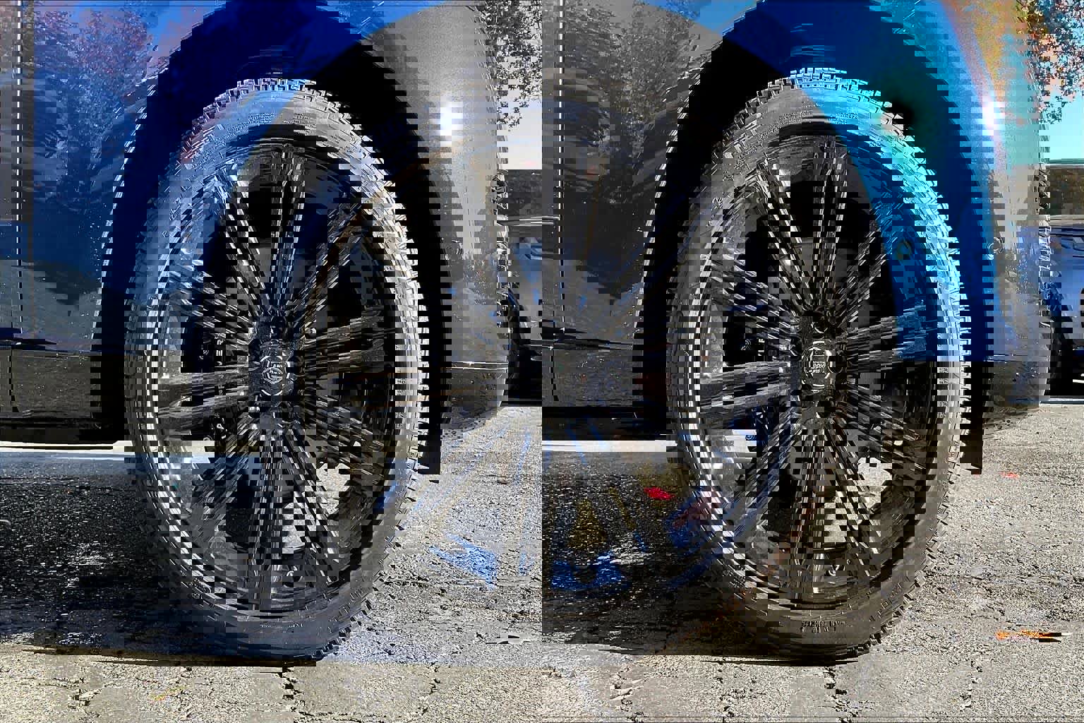 New 2025 Land Rover Range Rover Long Wheelbase SE image 14