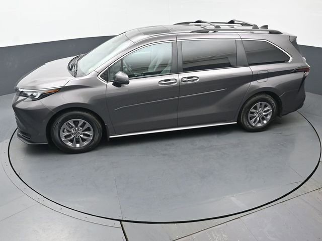 Certified 2024 Toyota Sienna LE w/ LE Plus Package image 42