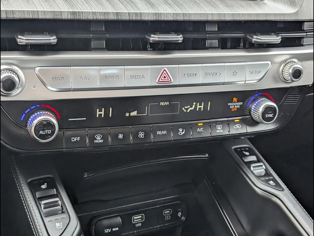 Used 2023 Kia Telluride EX w/ EX Captain's Chair Package image 19