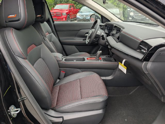 New 2026 Nissan Kicks SR w/ SR Premium Package AWD/4WD image 8