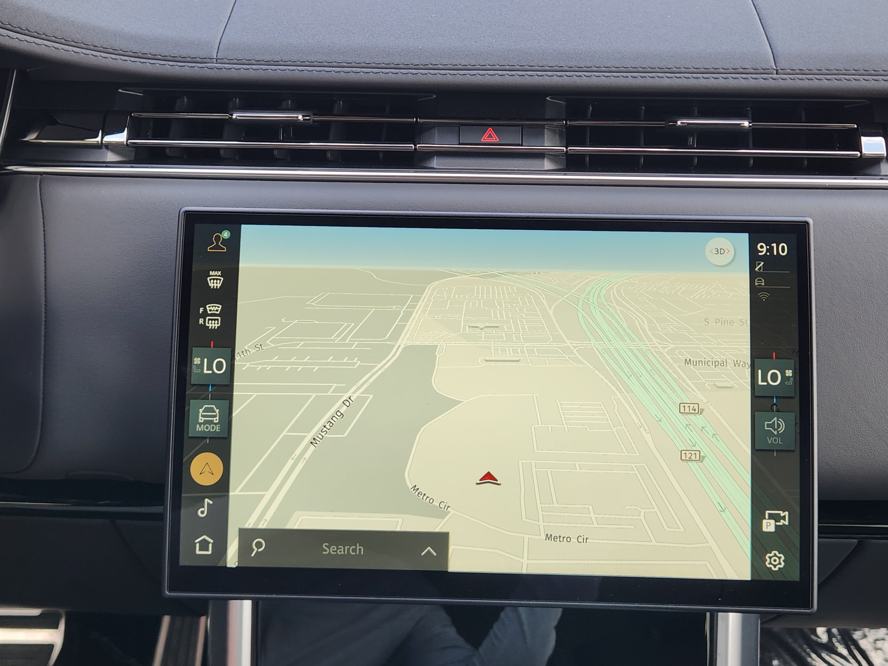Certified 2024 Land Rover Range Rover SE AWD/4WD image 13