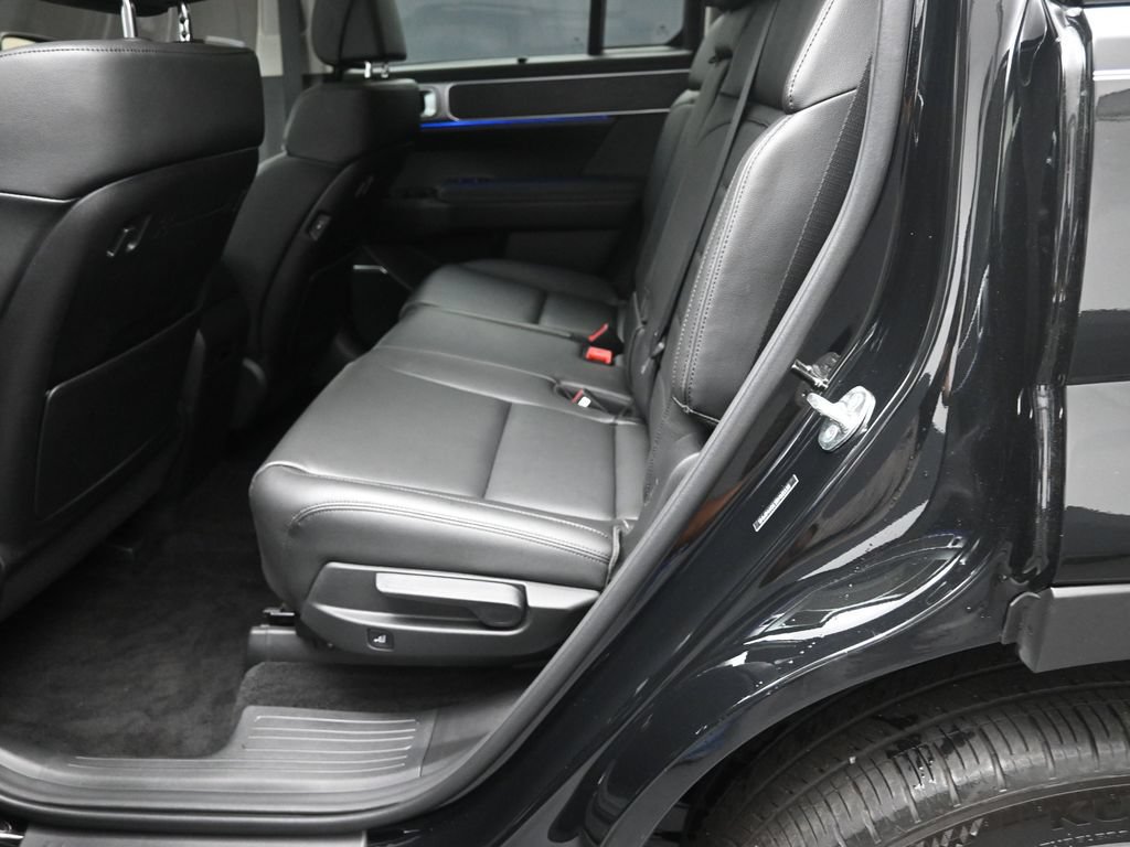 Used 2024 Hyundai Santa Fe Limited FWD image 21