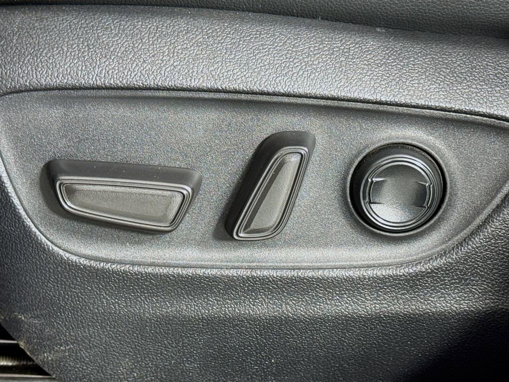 Used 2021 Toyota Highlander Platinum image 19