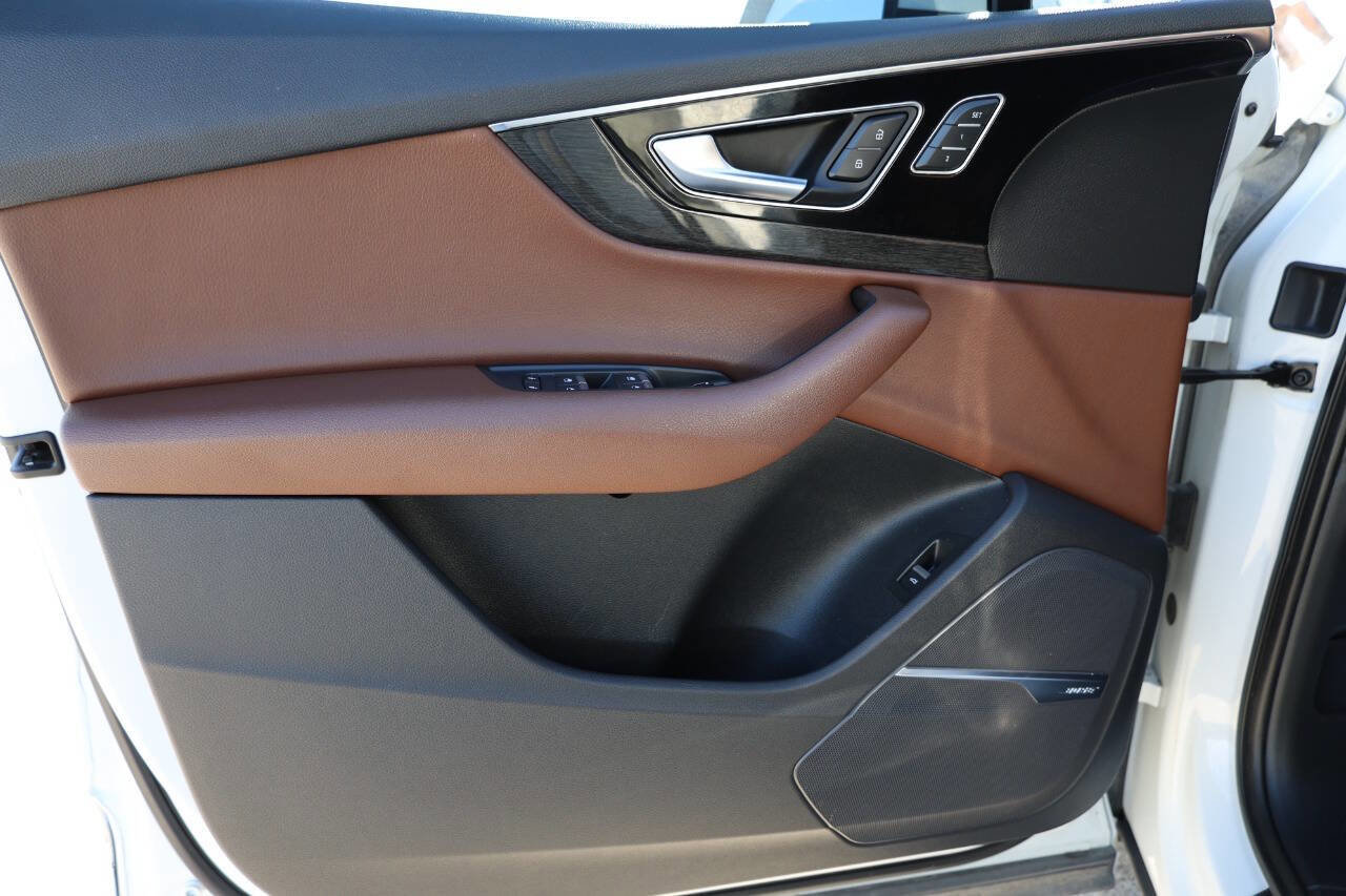 Used 2018 Audi Q7 3.0T Premium Plus w/ Premium Plus Package image 12