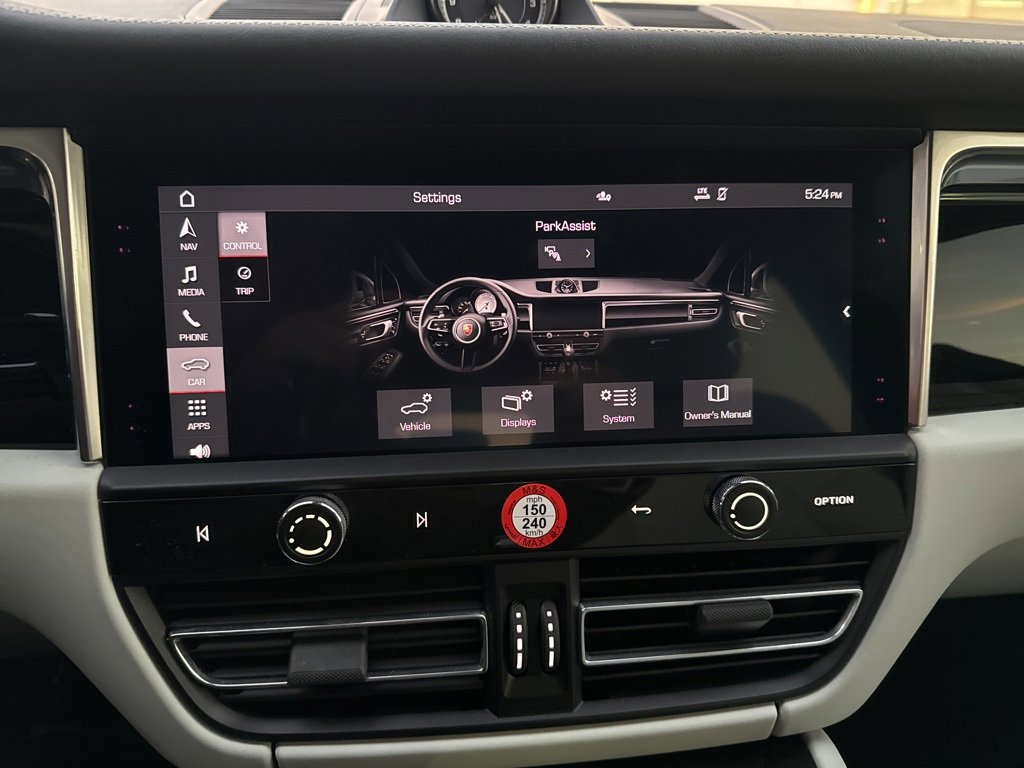 Used 2023 Porsche Macan Turbo image 9