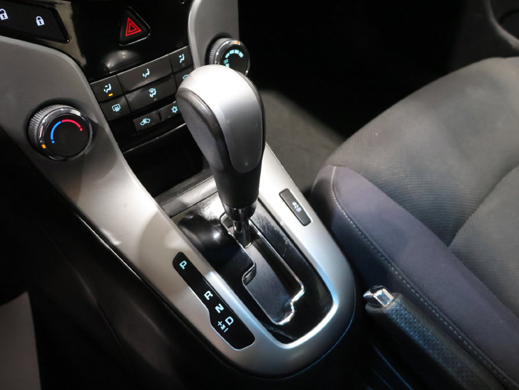 Used 2012 Chevrolet Cruze LT FWD image 8