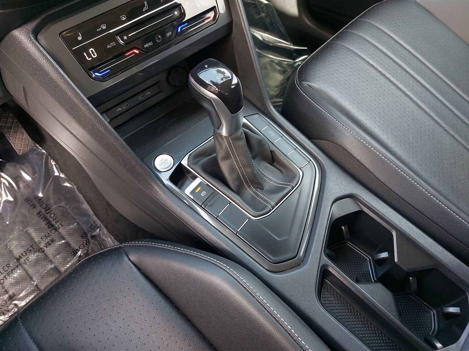 Used 2022 Volkswagen Tiguan SE image 27