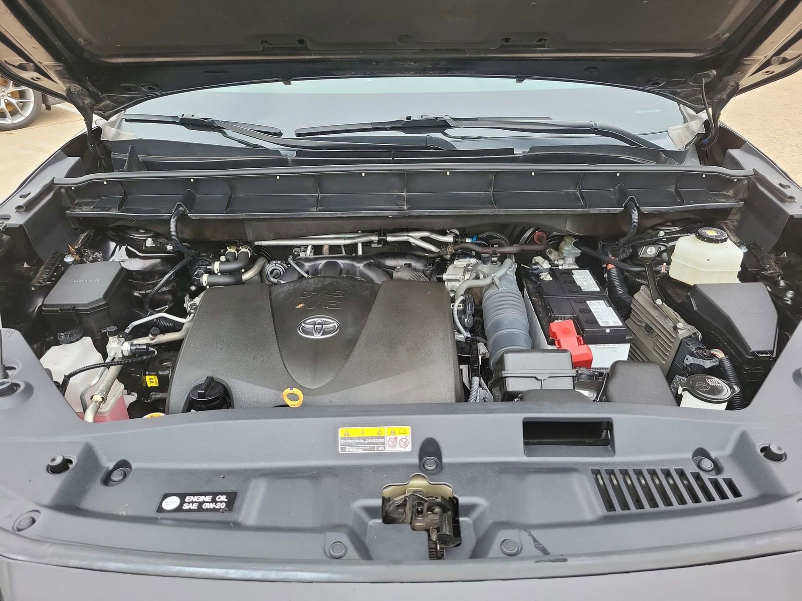Used 2022 Toyota Highlander XLE FWD image 30