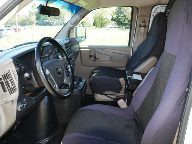 Used 2014 Chevrolet Express 2500 RWD image 2